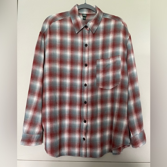 NWT Wild Fable Medium Plaid Shirt Relaxed Fit Boyfriend Style with Pockets - Picture 1 of 7